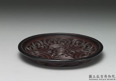 图片[2]-Round dish with cloud-and-ju-i decor, carved lacquerware, Qing dynasty, 18th century-China Archive